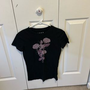 In selling a shit I got it at Aeropostale.its a size medium